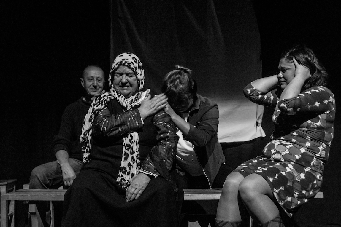 Skats no Liepājas pilsētas amatierteātra “Projekts” izrādes 