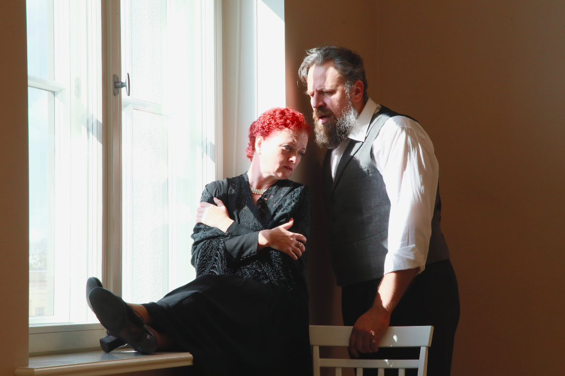 Skats no VEF teātra izrādes: Antons Čehovs 