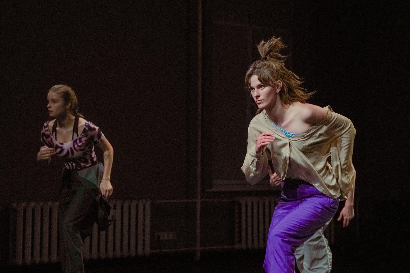 Skats no dejas izrādes 