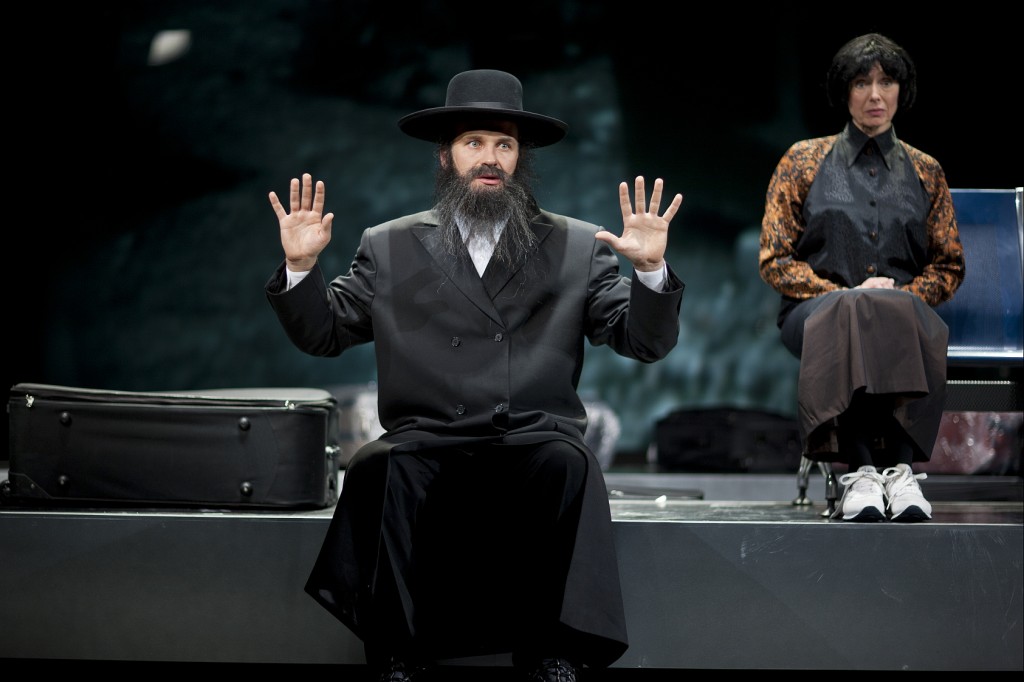 Andris Keišs izrādē