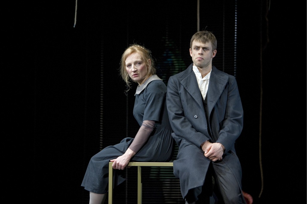 Soņa - Guna Zariņa, Raskoļņikovs - Edgars Samītis // Foto - Gints Mālderis