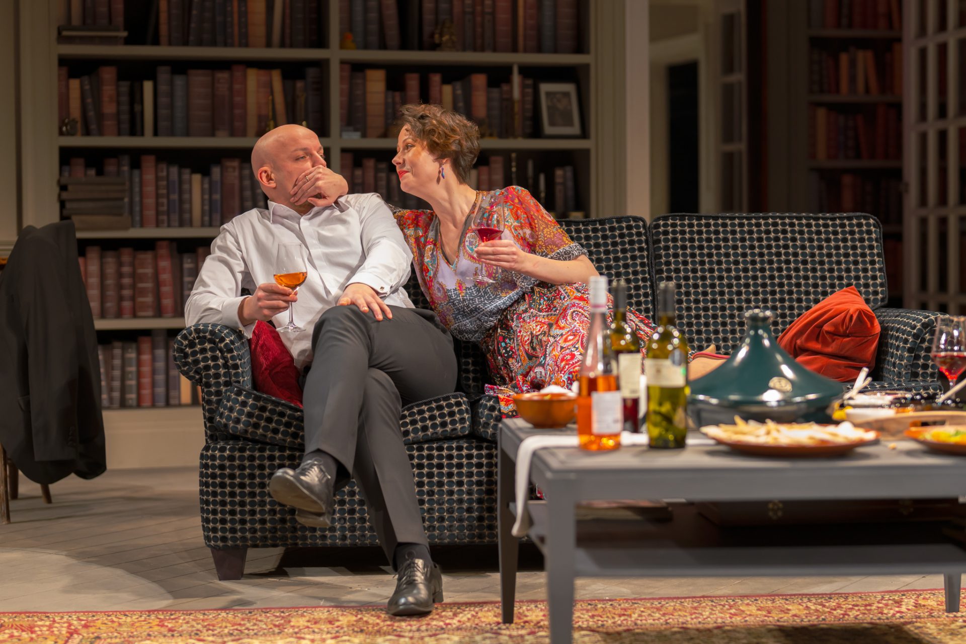 Elizabete Garo-Laršē – Signe Dancīte, Klods Gatiņols – Kaspars Kārkliņš // Foto – Mārtiņš Vilkārsis