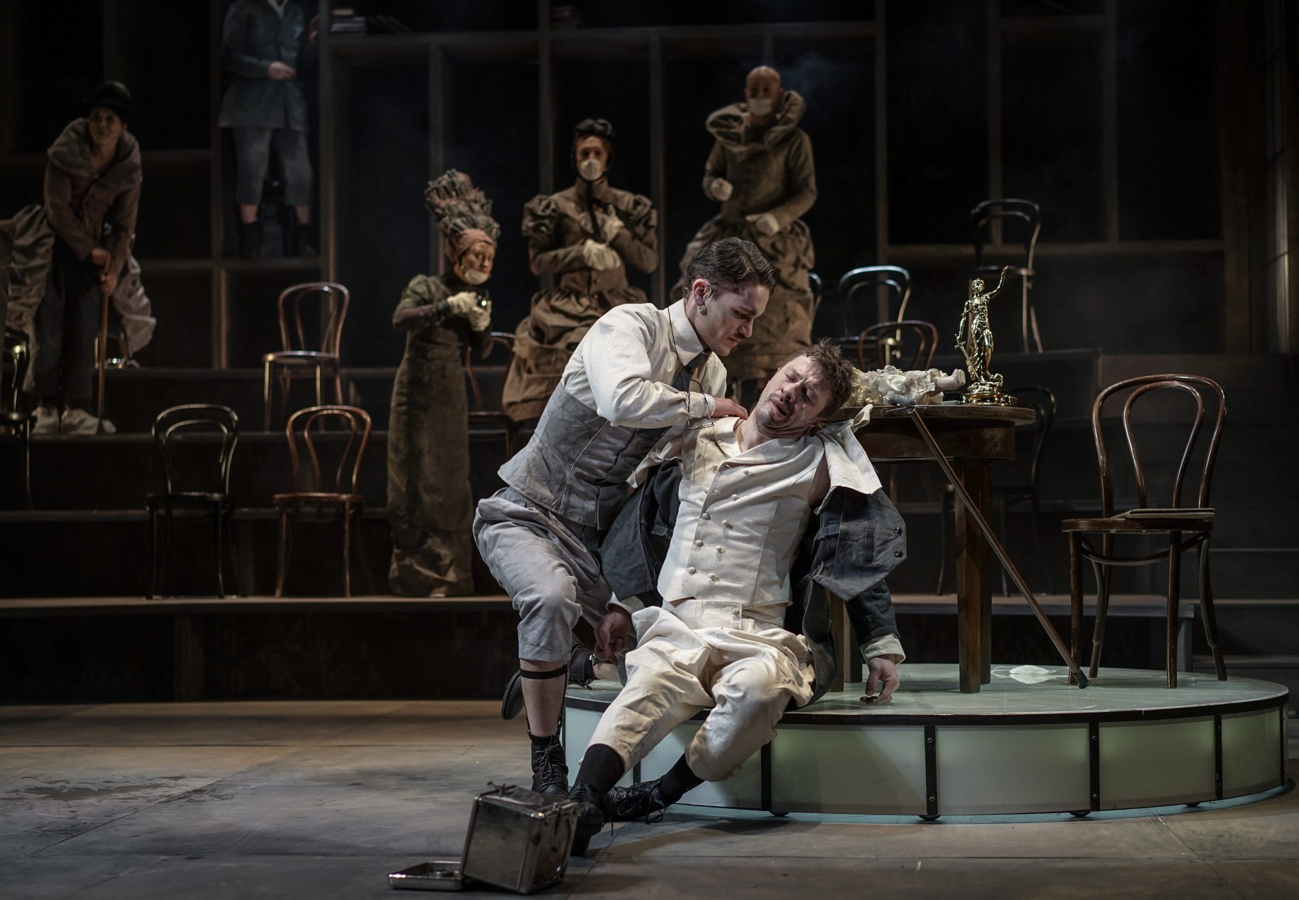 Frederiks Trīvss – Edgars Ozoliņš, Džons Meriks – Egons Dombrovskis // Foto – Mārtiņš Vilkārsis