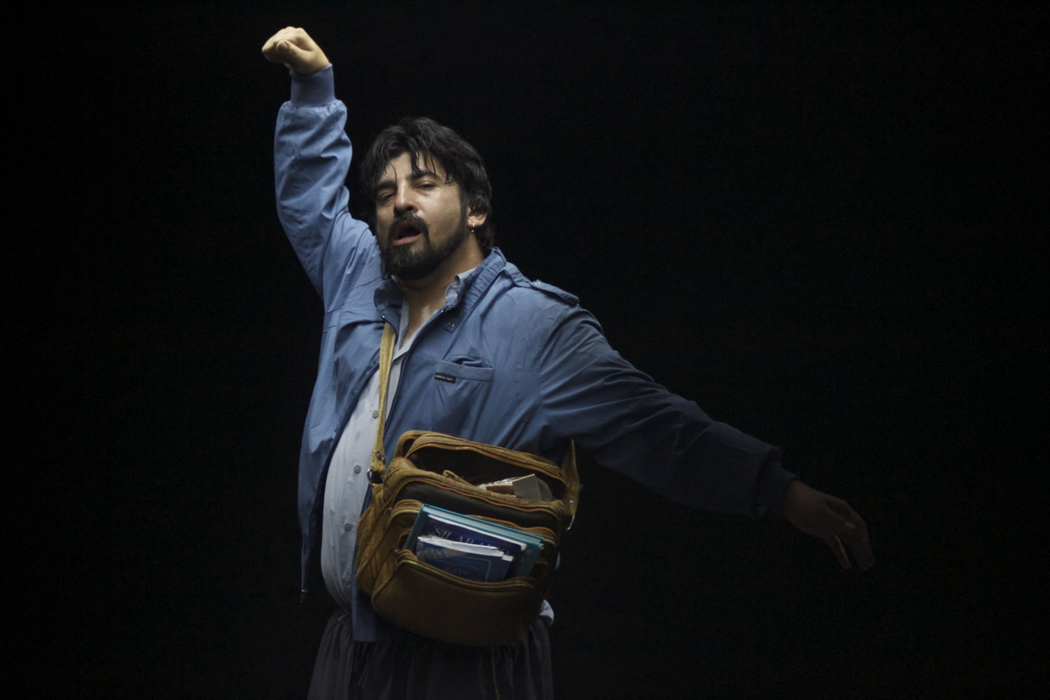 Skats no Pablo Larrēna un Roberto Fariasa (Čīle) monoizrādes 