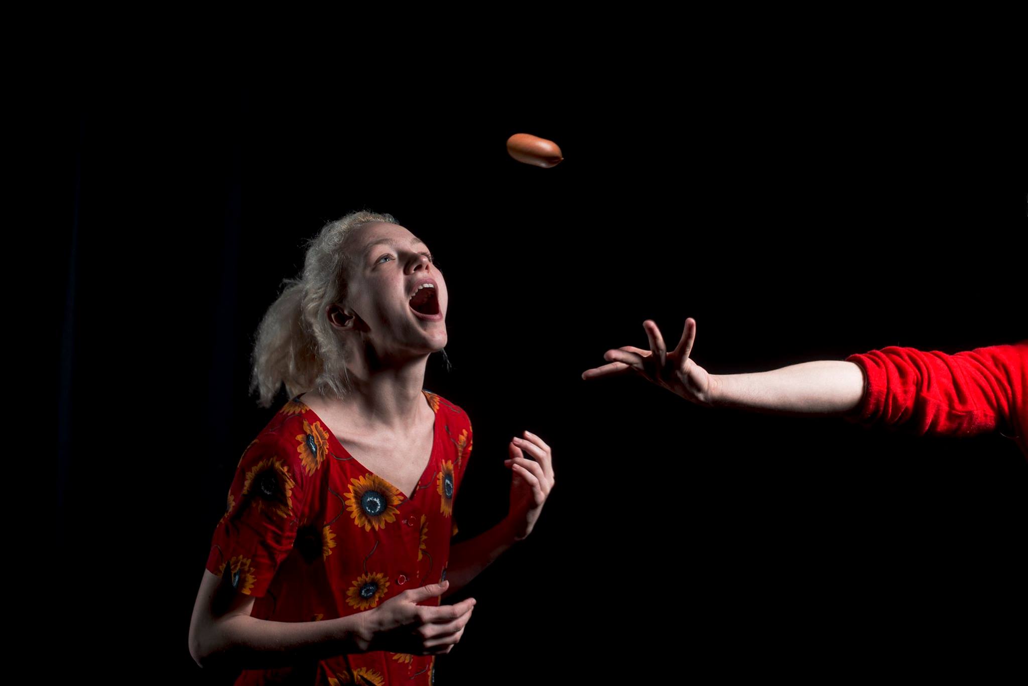 Taisija Frolova dejas izrādē