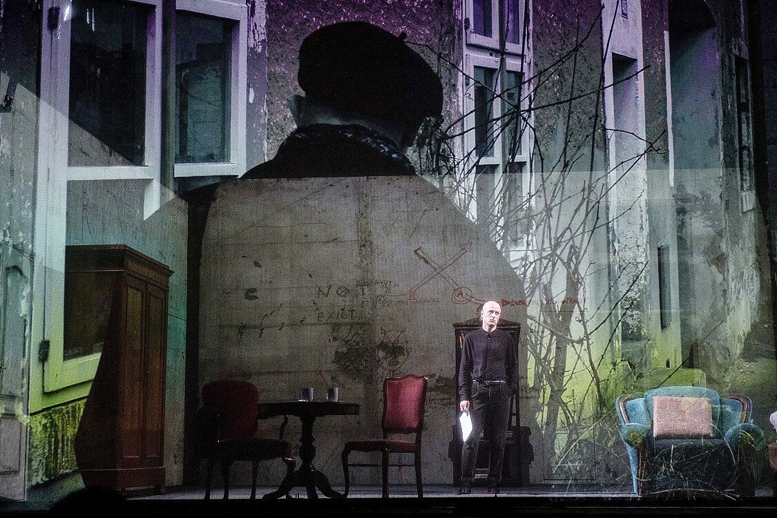 Skats no Lietuvas Valsts Jaunatnes teātra izrādes “Austerlics” (rež. Kristians Lupa) // Publicitātes foto