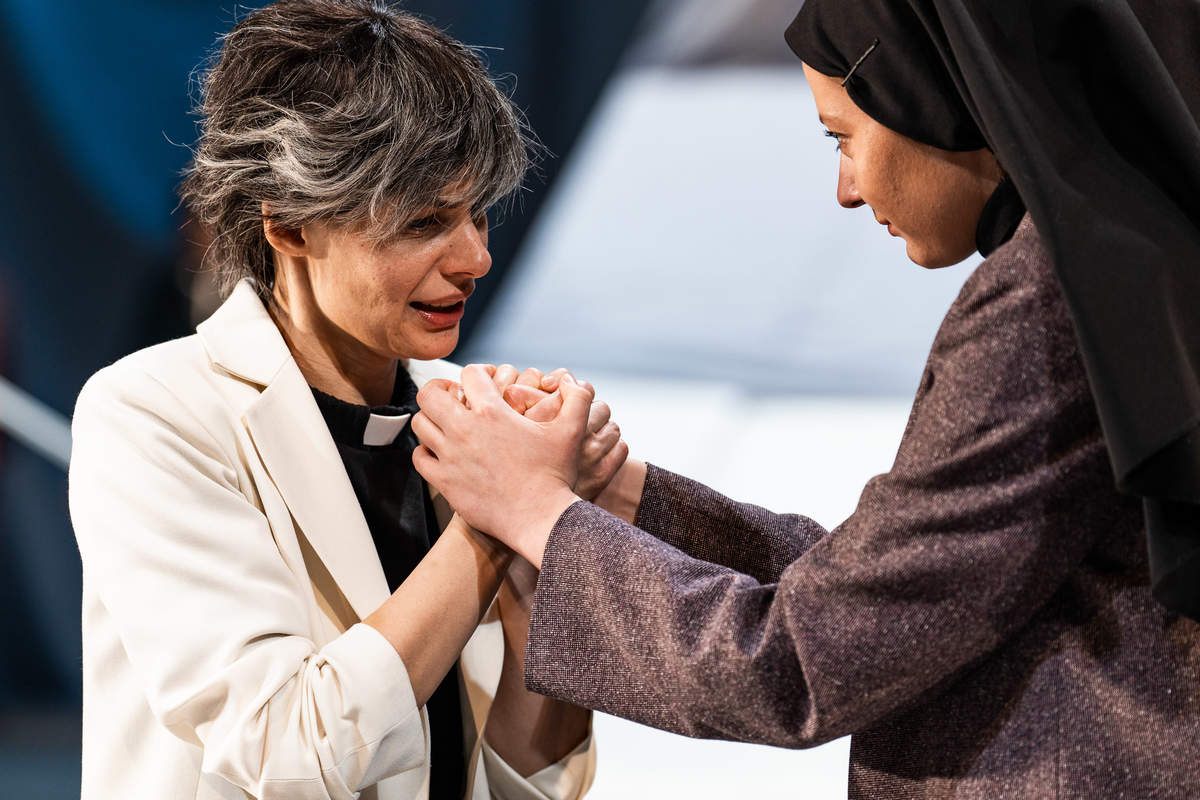 Skats no DT izrādes 