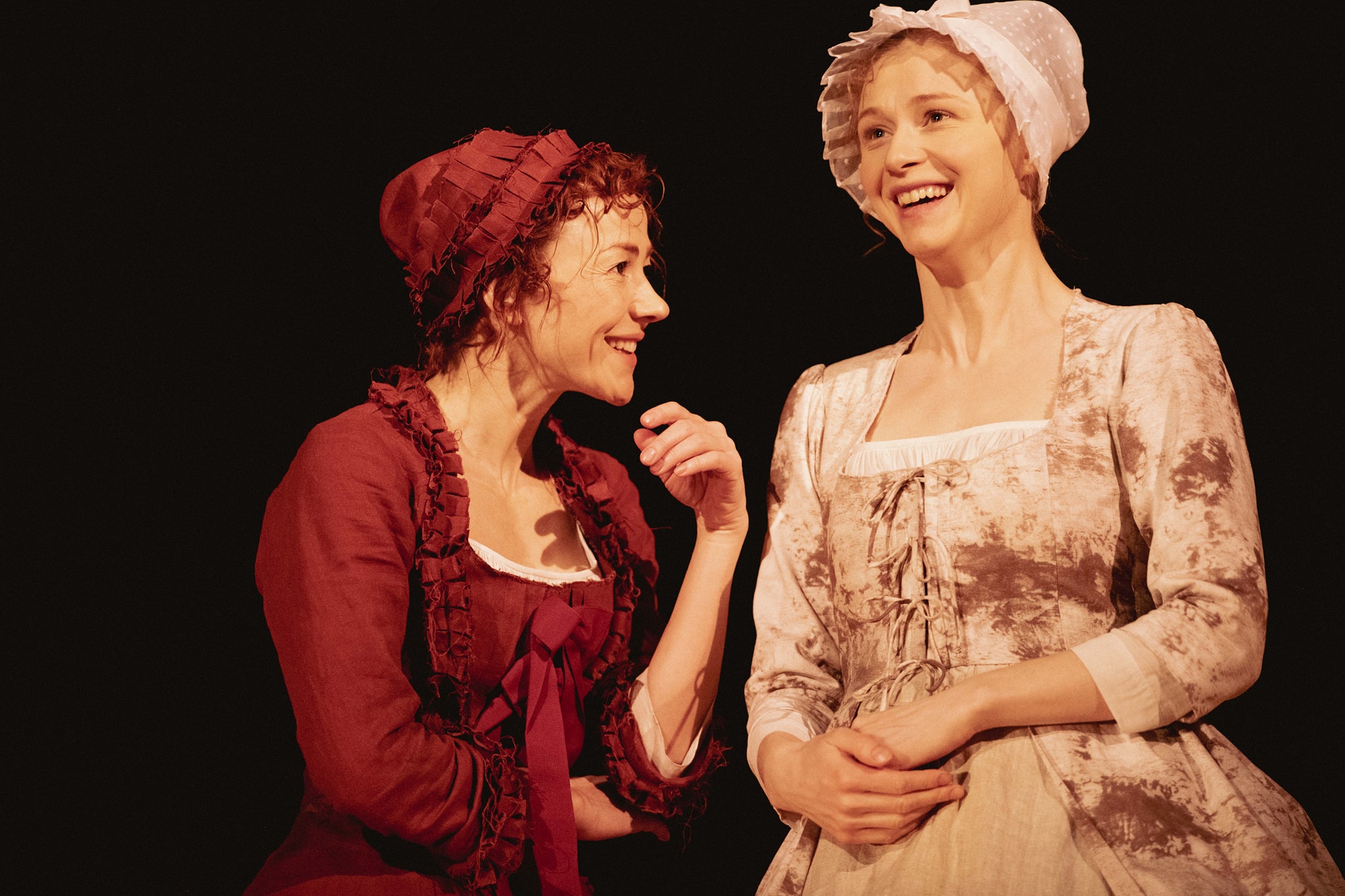 Elizabeta – Maija Doveika, Mērija Midltone – Agnese Budovska // Foto – Kristaps Kalns