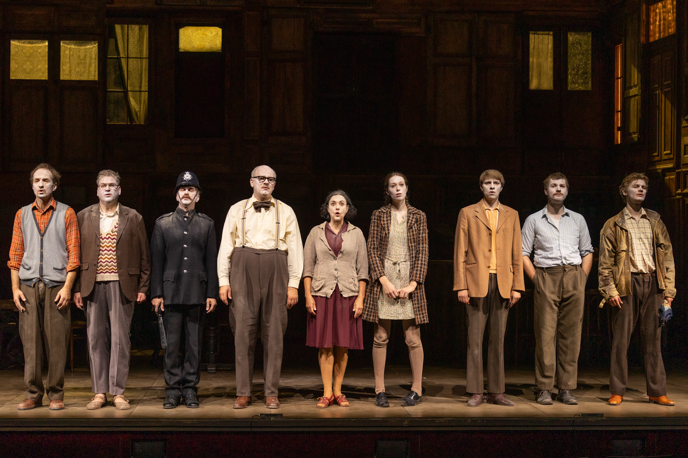 Skats no izrādes “Lai Dievs stāv tev klāt, tu, nabaga cietēj!” // Foto – Jānis Deinats