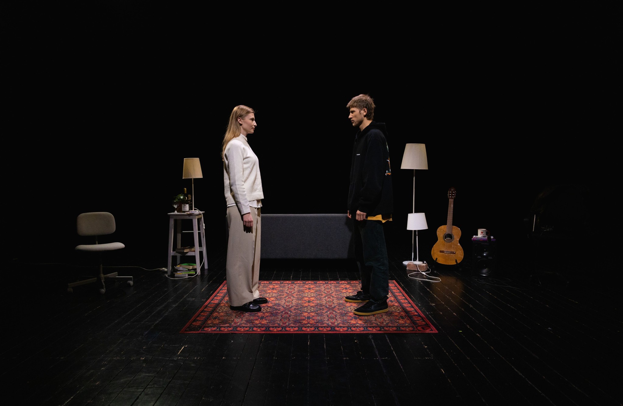 Skats no izrādes “Citroni citroni citroni citroni citroni” // Foto – Patrīcija Luiza Broka