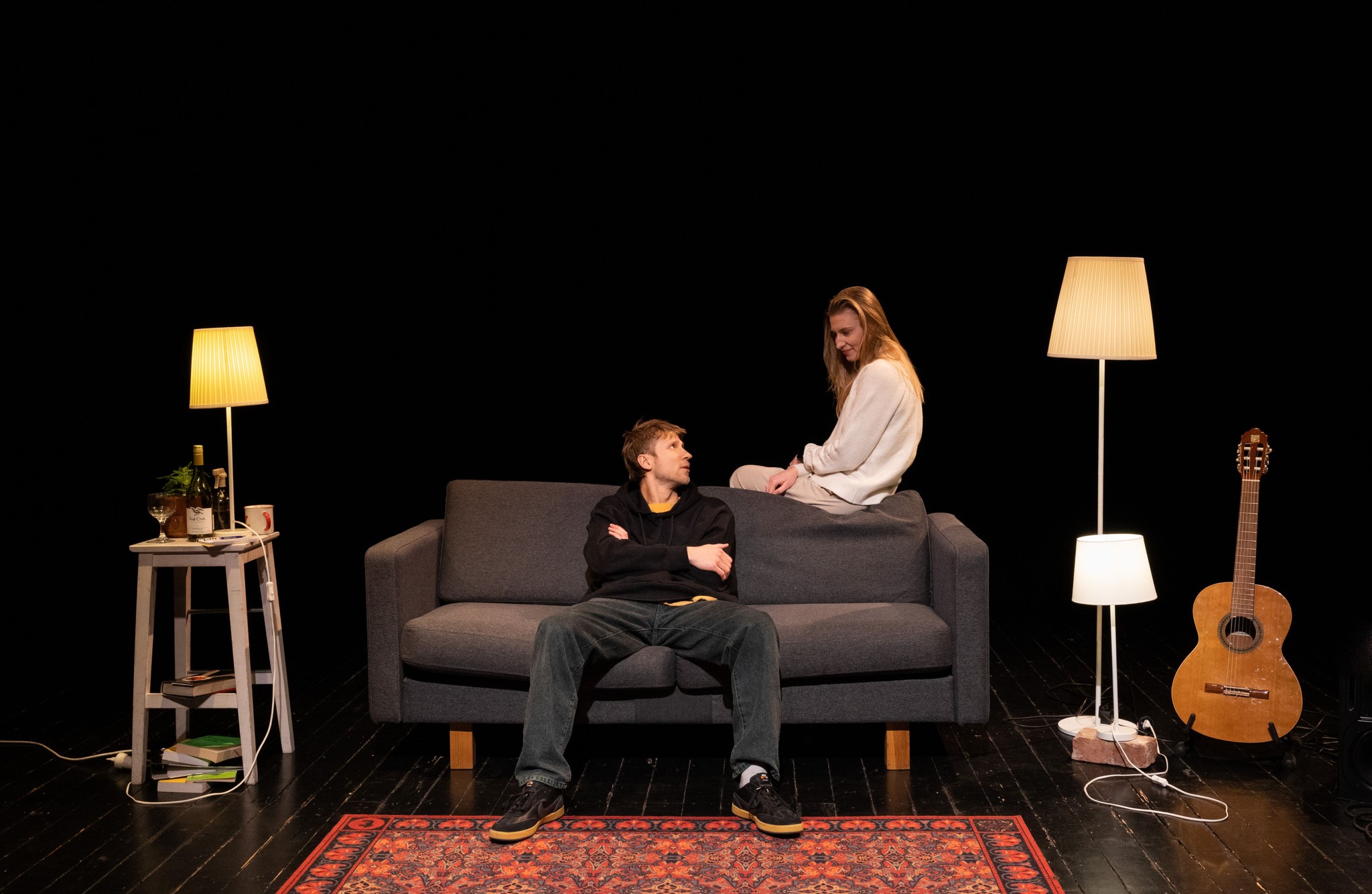 Skats no izrādes “Citroni citroni citroni citroni citroni” // Foto – Patrīcija Luiza Broka