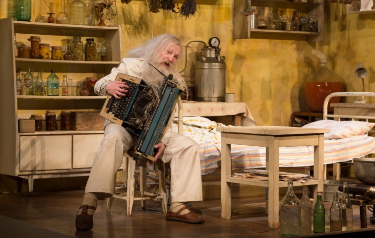 Guna Zariņa  – Ņurbulis izrādē 