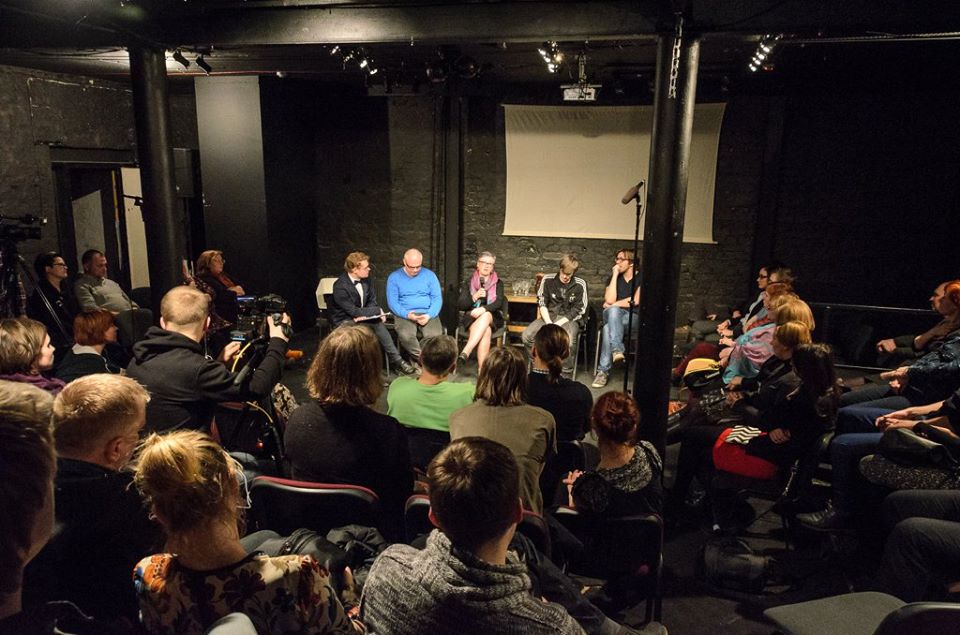 Teātra tekstu lasījumu 