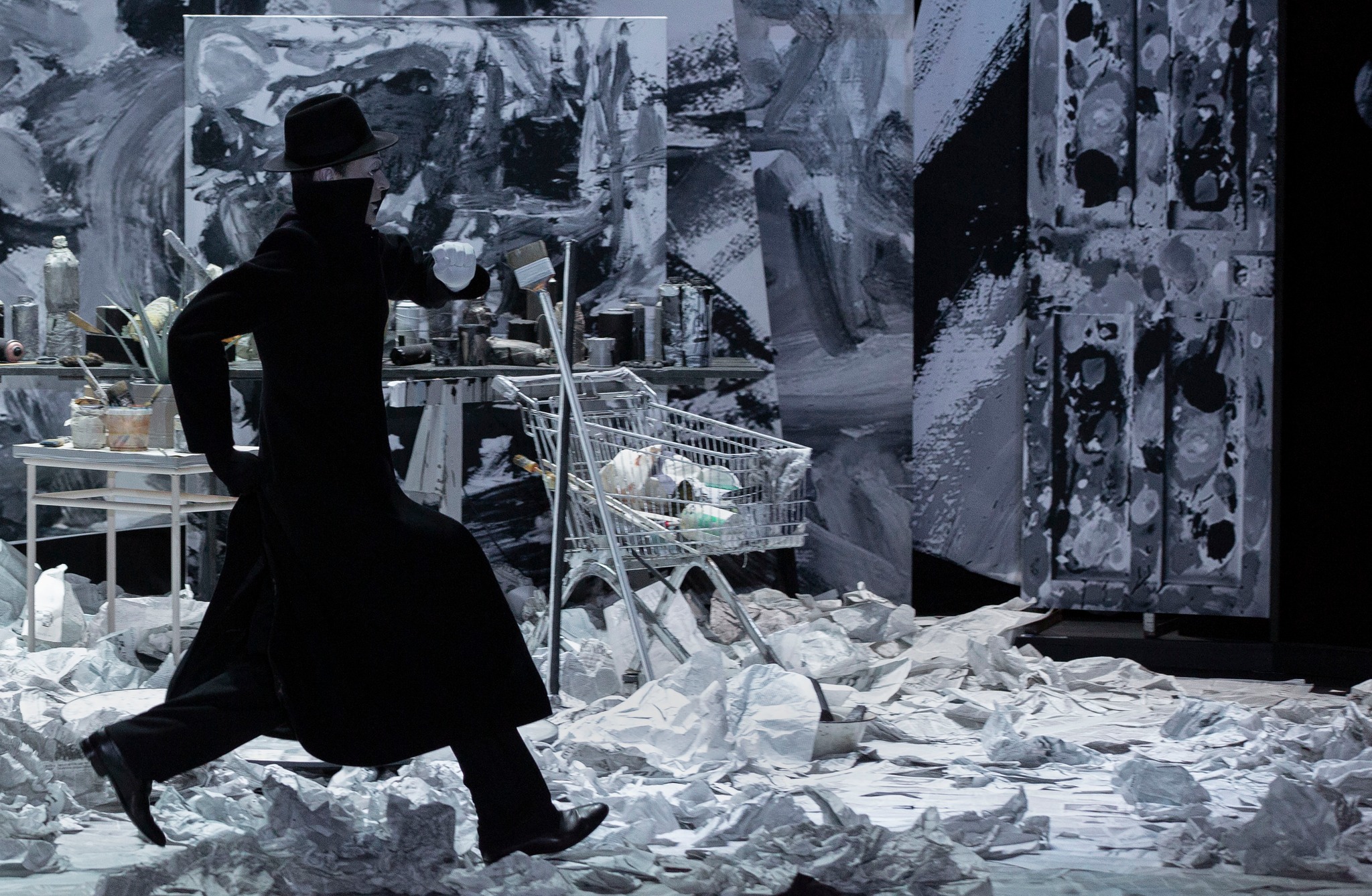 Skats no Kauņas Nacionālā drāmas teātra izrādes 