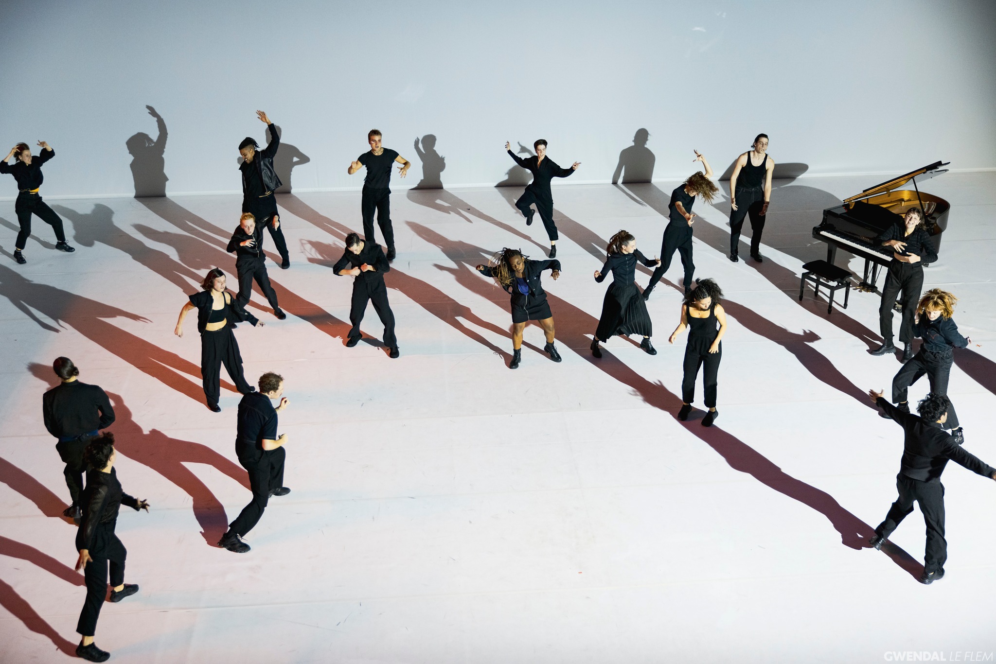 Skats no Bretaņas Nacionālā teātra augstskolas aktierkursa diplomdarba izrādes 