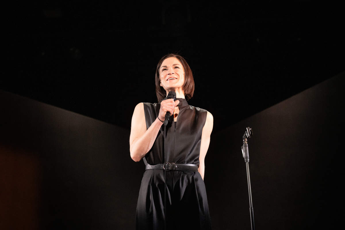 Ilze Ķuzule-Skrastiņa izrādē 