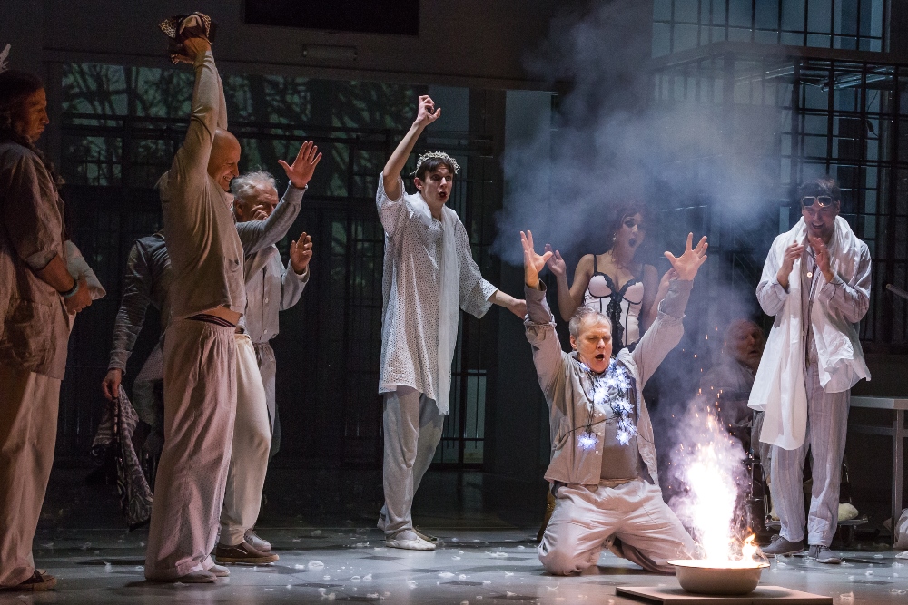 Skats no Dailes teātra izrādes 