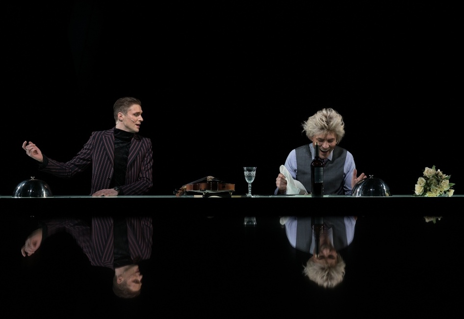 Dorians Grejs – Dainis Grūbe, lords Henrijs – Juris Žagars // Foto – Mārtiņš Vilkārsis