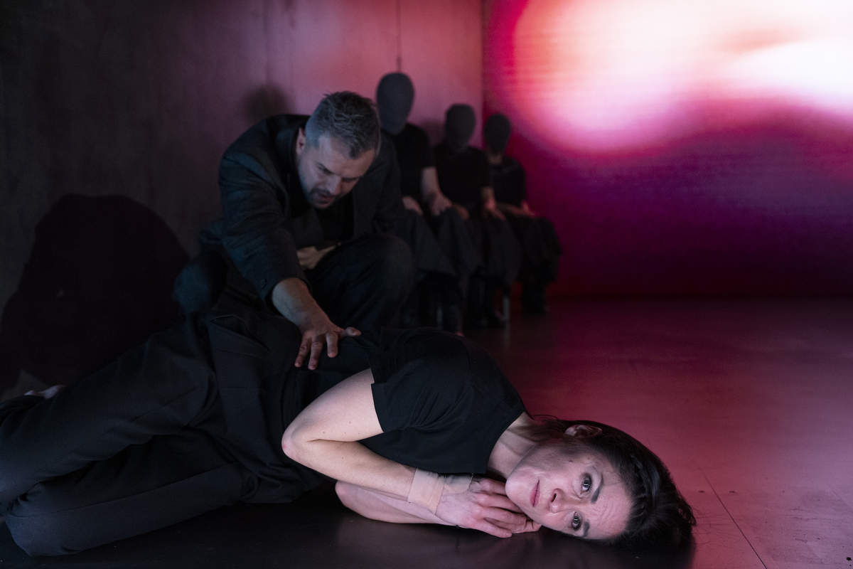 Eiridīkes tēvs – Gints Andžāns, Eiridīke – Ilze Ķuzule-Skrastiņa // Foto – Marko Rass