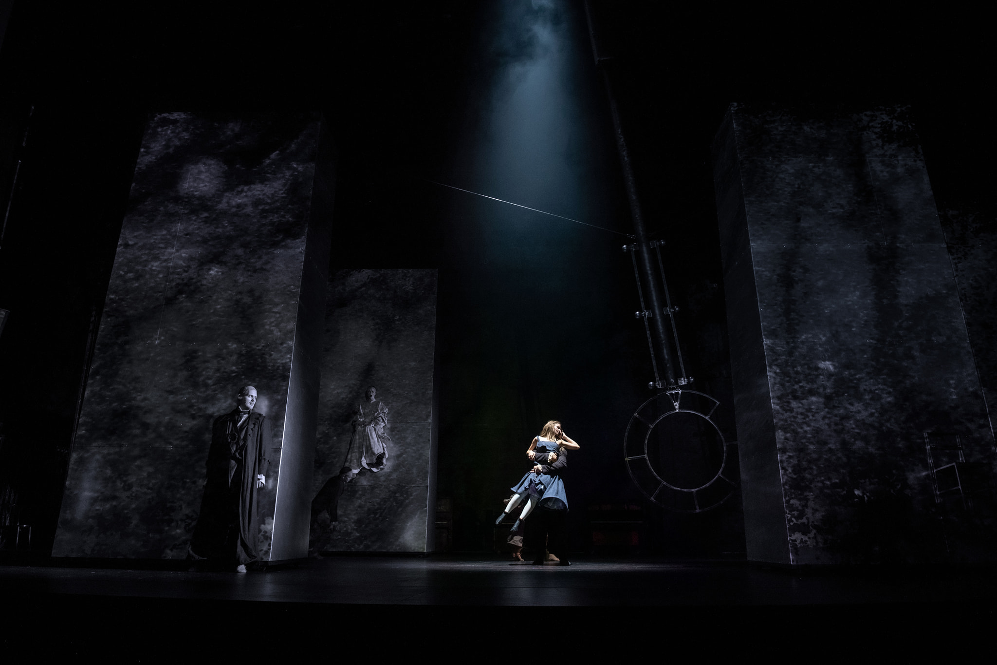 Skats no LNT izrādes “Ferdinands un Luīze