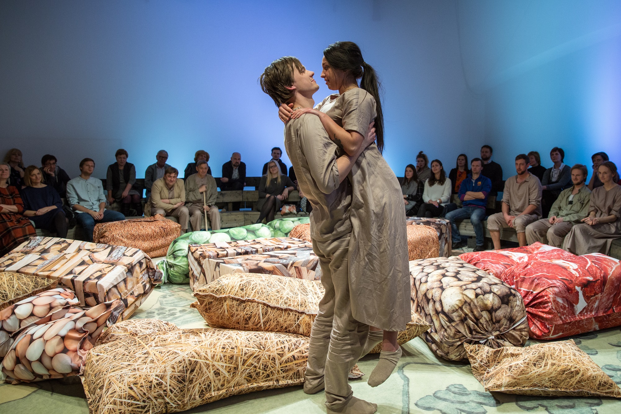 Mikus – Mārtiņš Meiers, Līziņa – Anna Nele Āboliņa // Foto – Džeina Saulīte