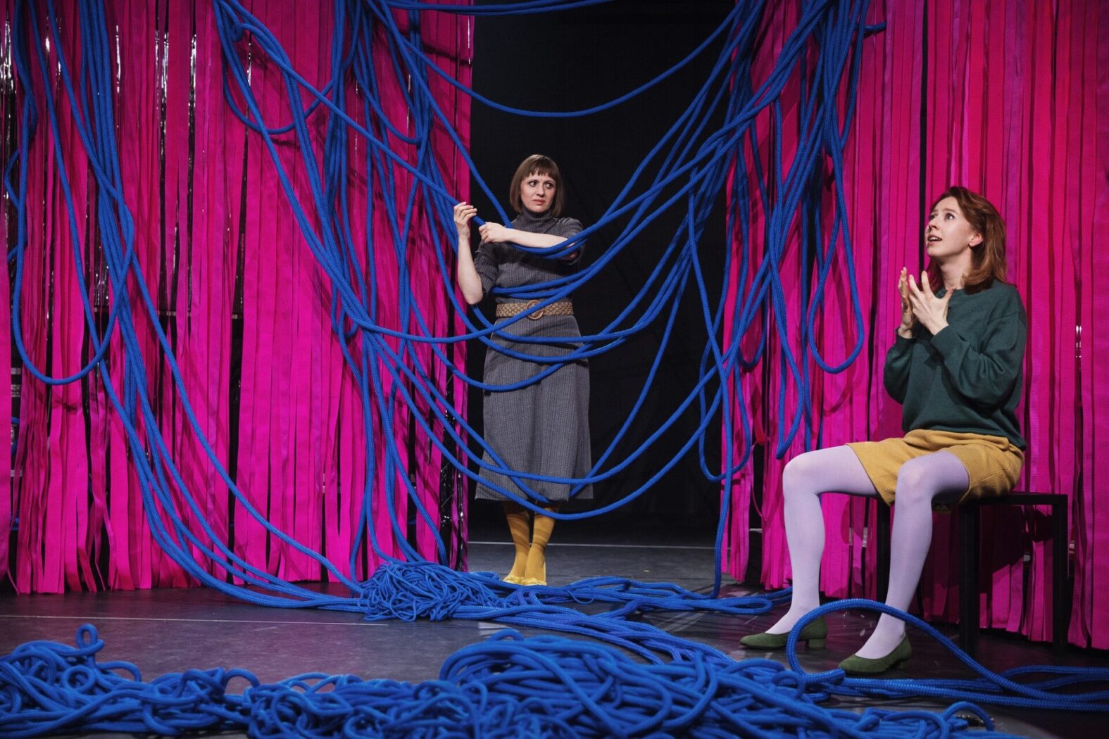 Anita Sondore – Inese Pudža, Bella – Ieva Estere Barkāne // Foto – Matīss Markovskis