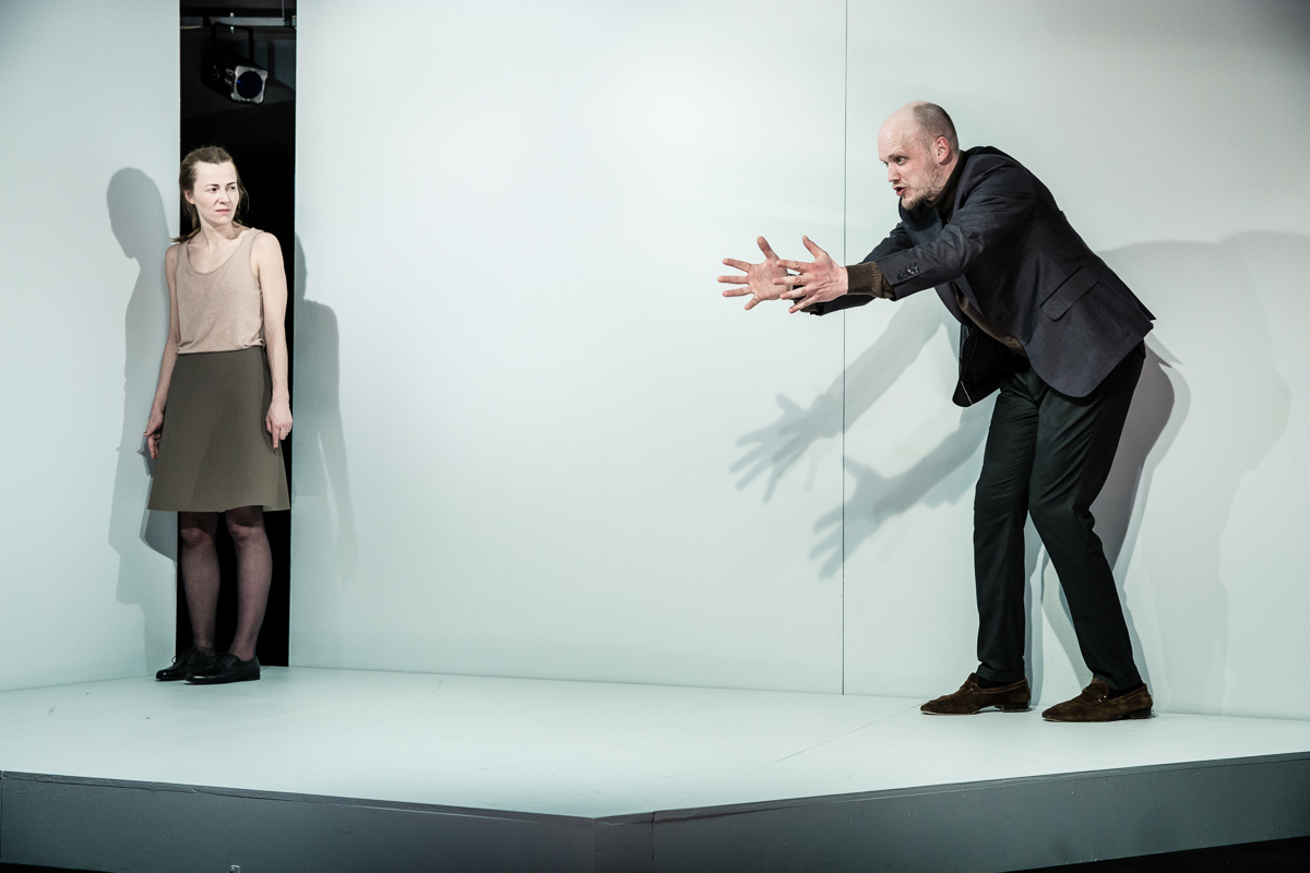 Antigone – Maija Doveika, Kreons – Gundars Grasbergs // Foto – Matīss Markovskis