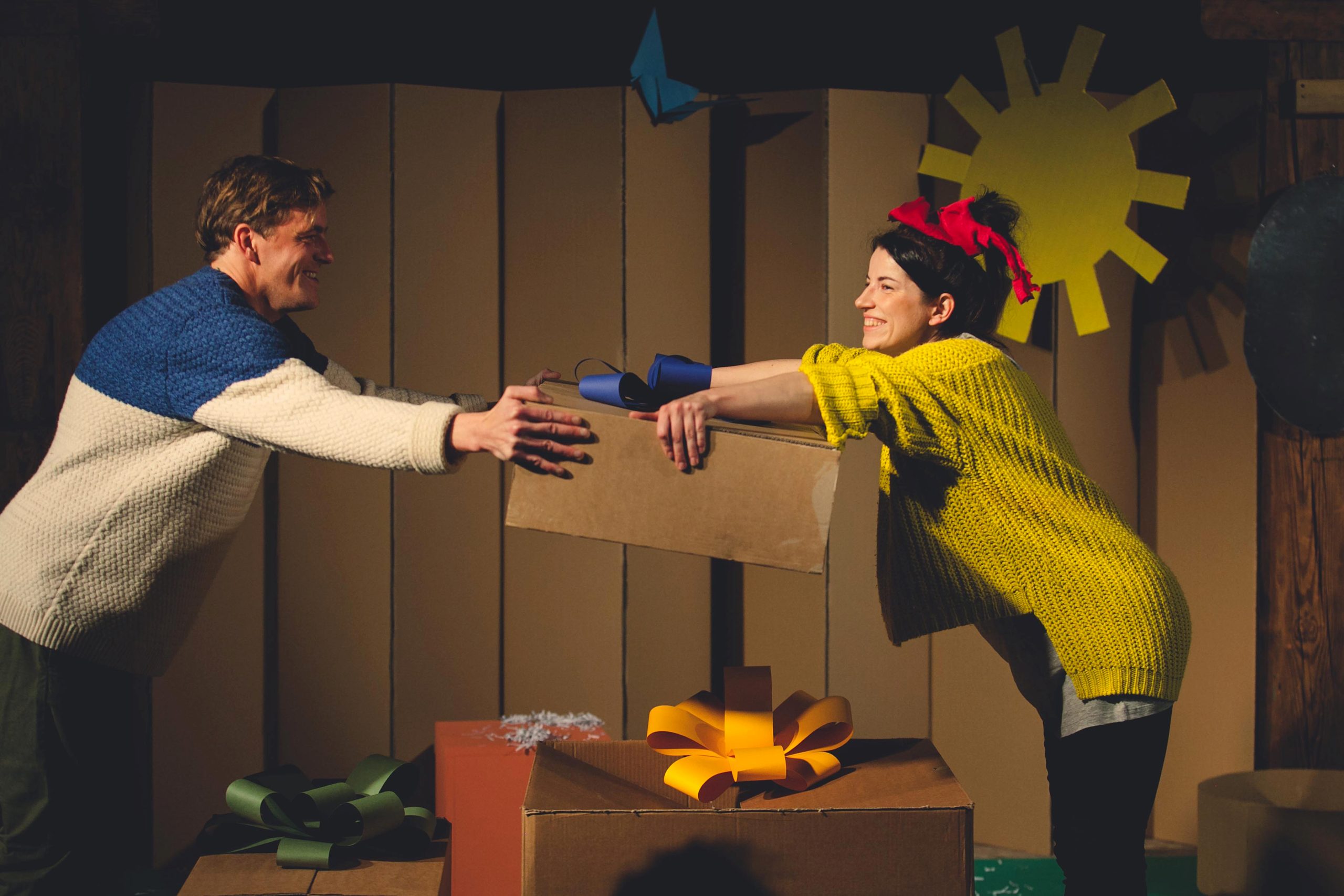 Kārlis Kazāks un Jana Čivžele izrādē 