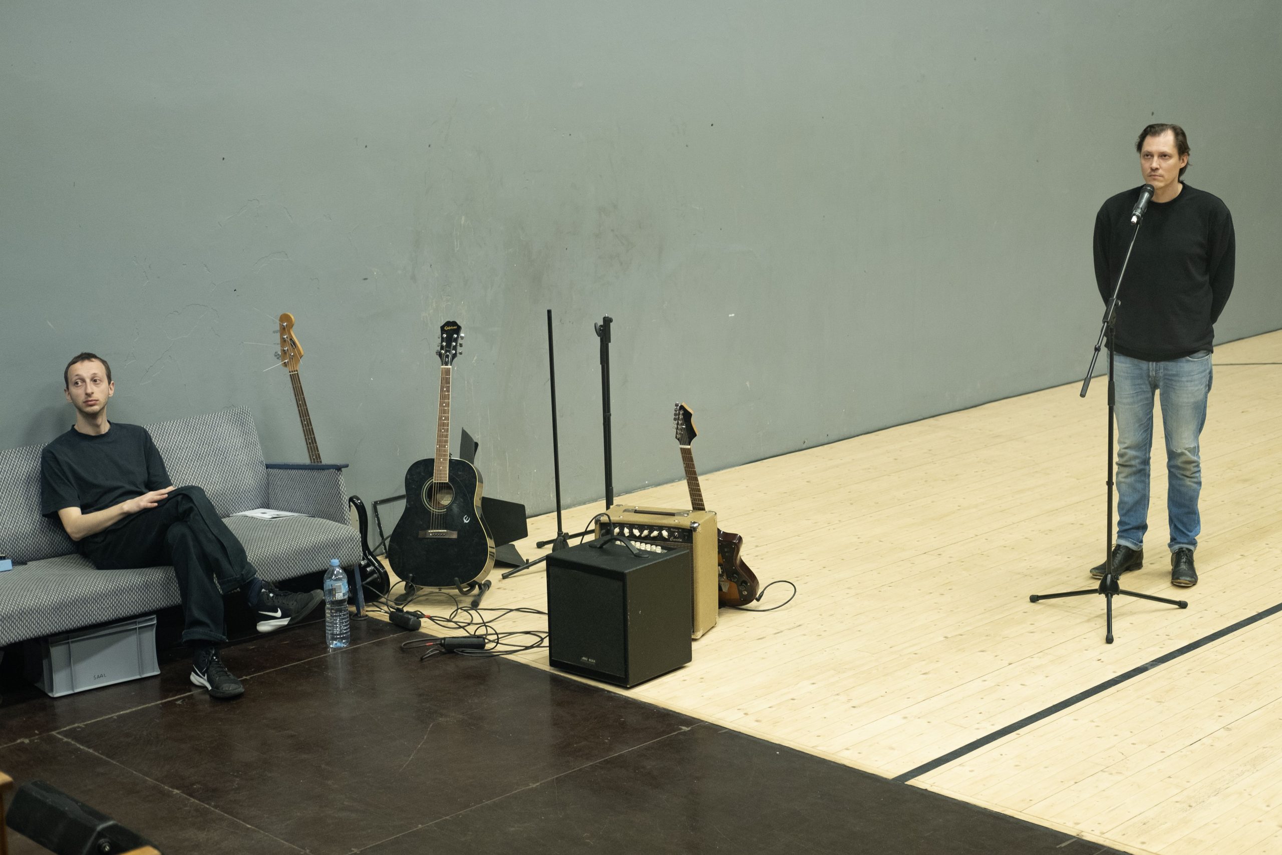 Skats no Kanuti Gildi SAAL izrādes “Gangsteru reps” (Gangstarap) // Festivāla 