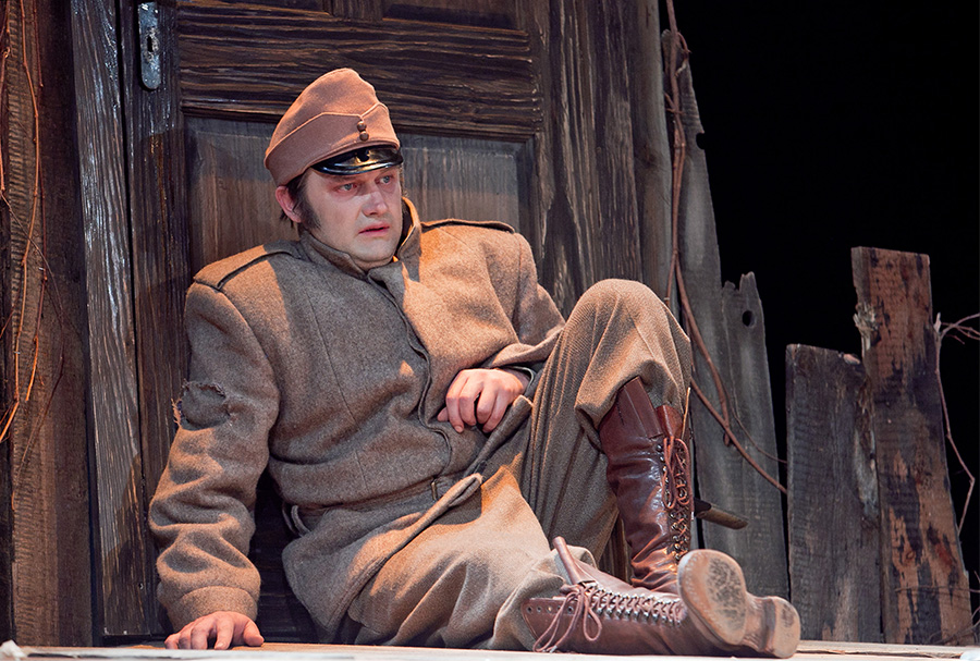 Skats no Liepājas teātra izrādes 