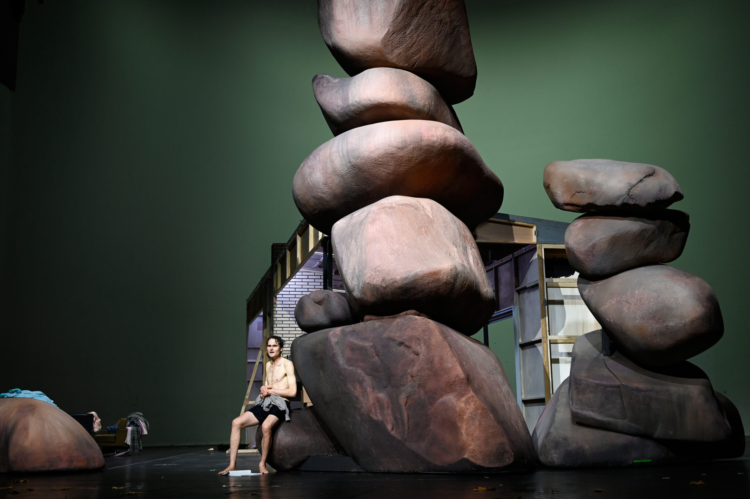 Aktieris Fabians Hinrikss pēdējā Renē Poleša kopīgi radītajā izrādē