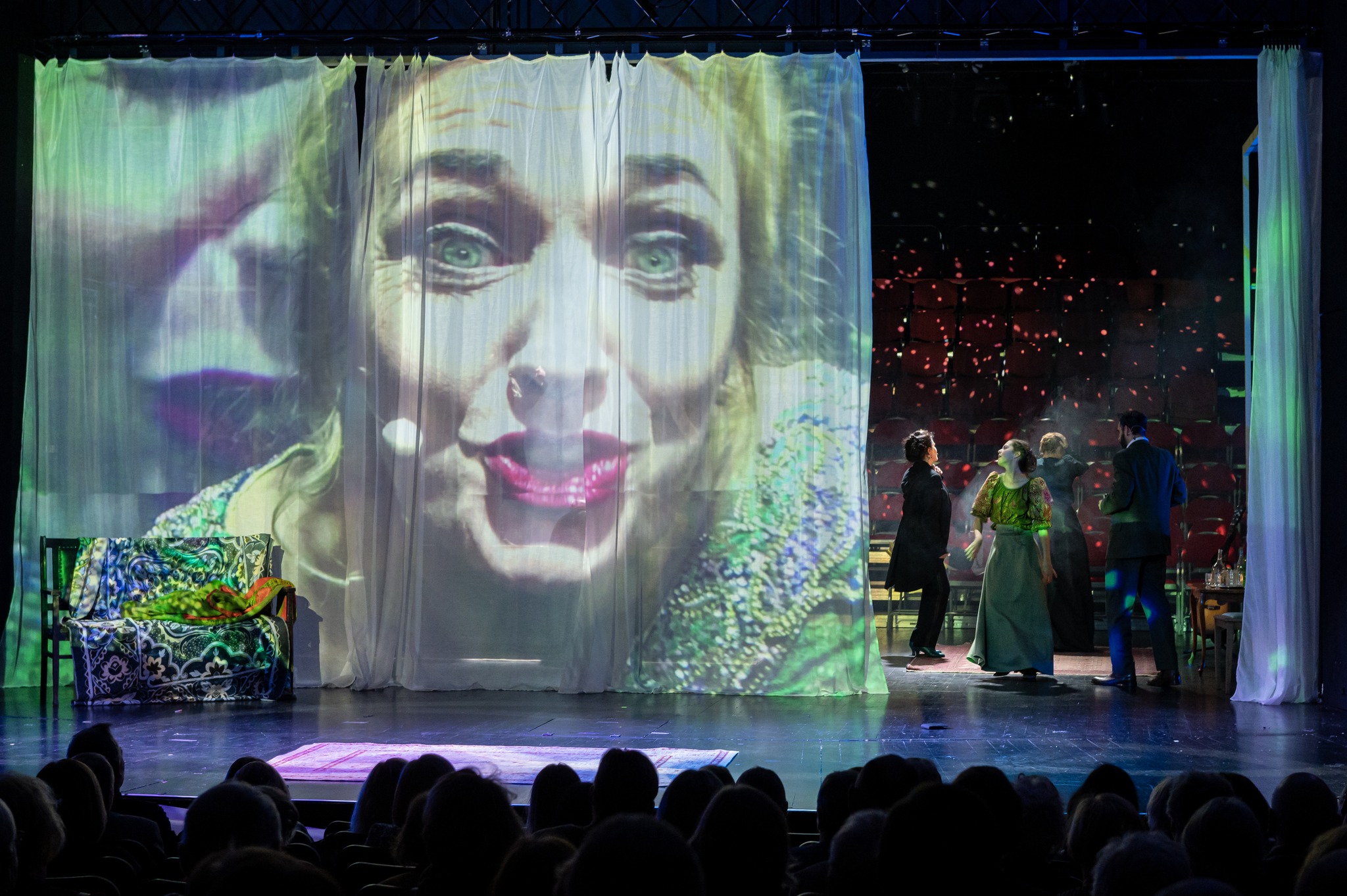 Skats no Vilama Horžica teātra izrādes 