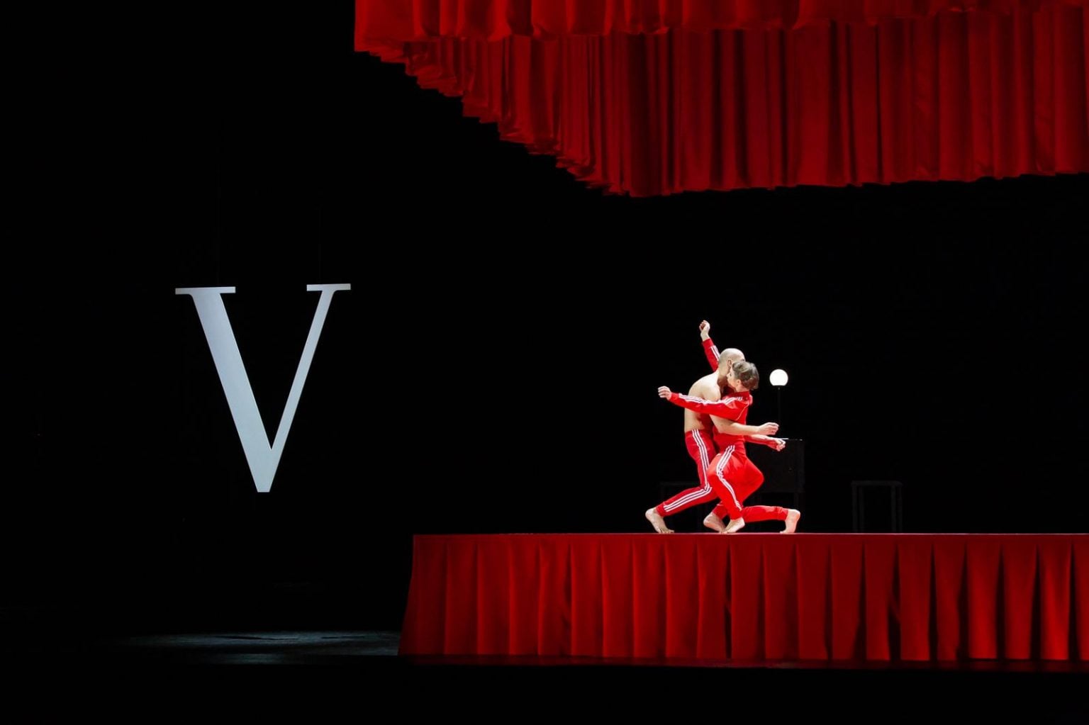 Skats no DT izrādes 