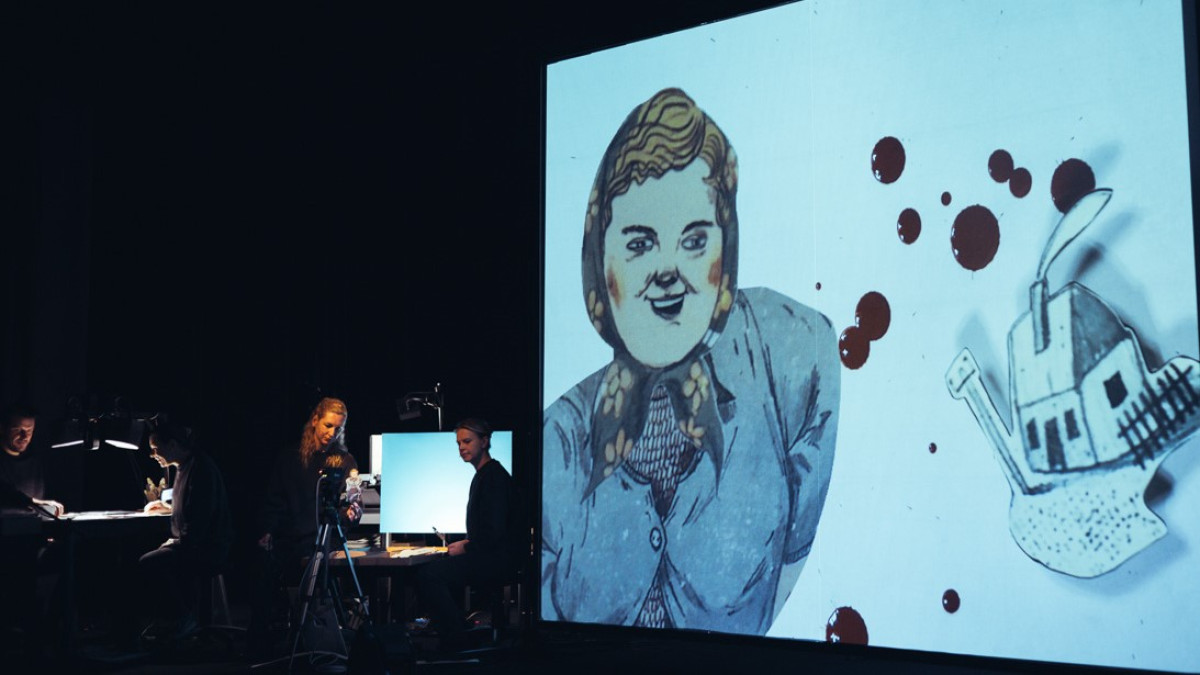 Skats no LLT izrādes 