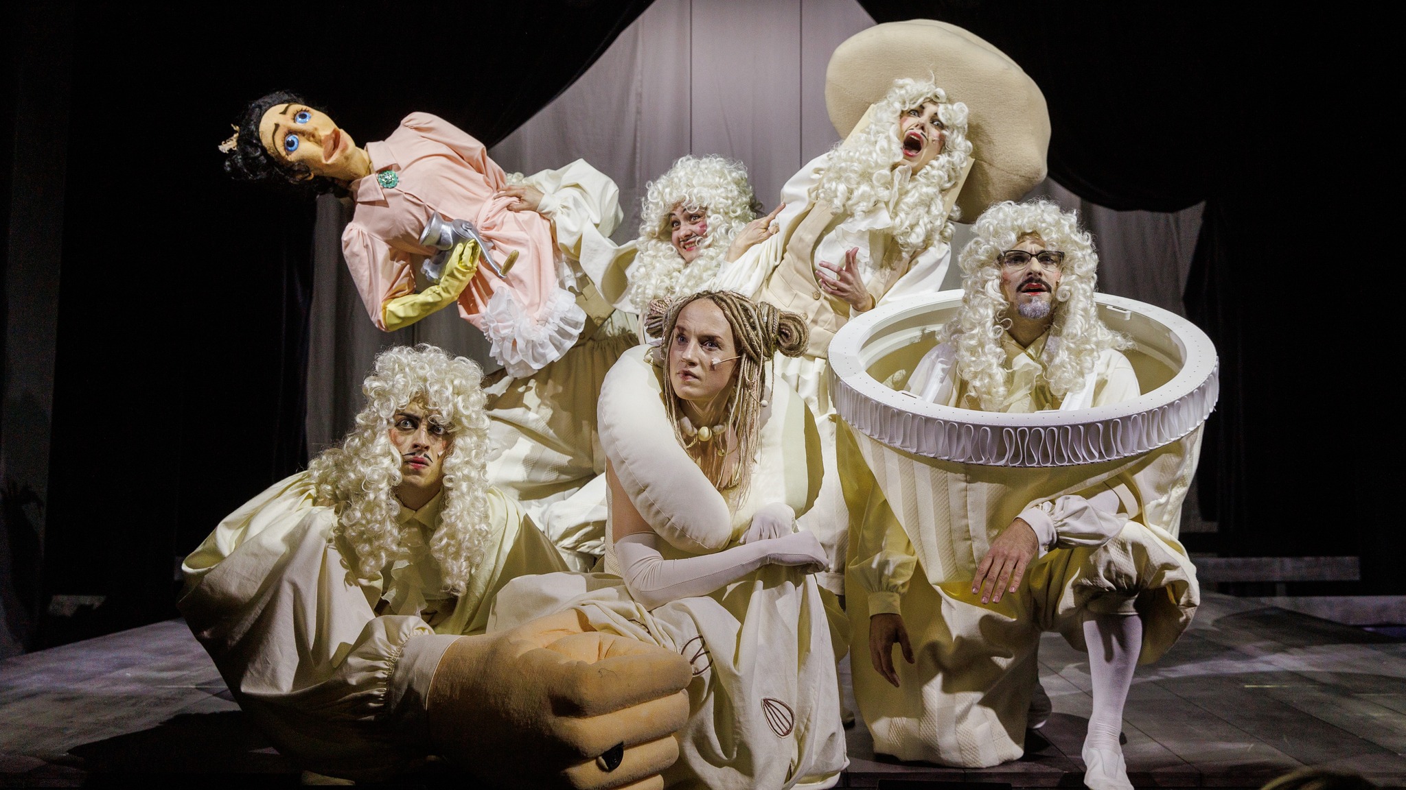 Skats no LLT izrādes 