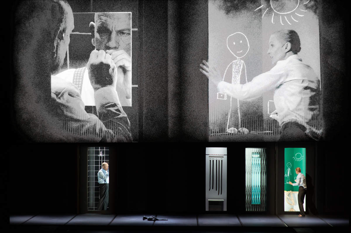 Skats no izrādes // Foto – Māris Morkāns