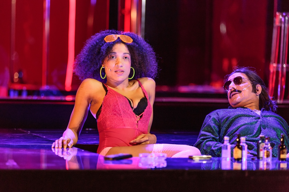 Skats no Dailes teātra izrādes 