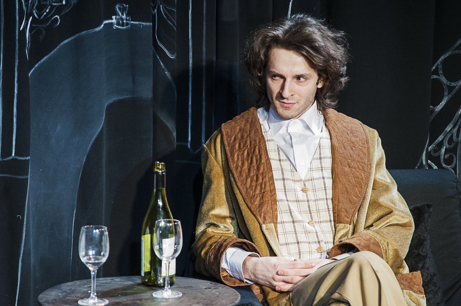 Marats Efendijevs izrādē