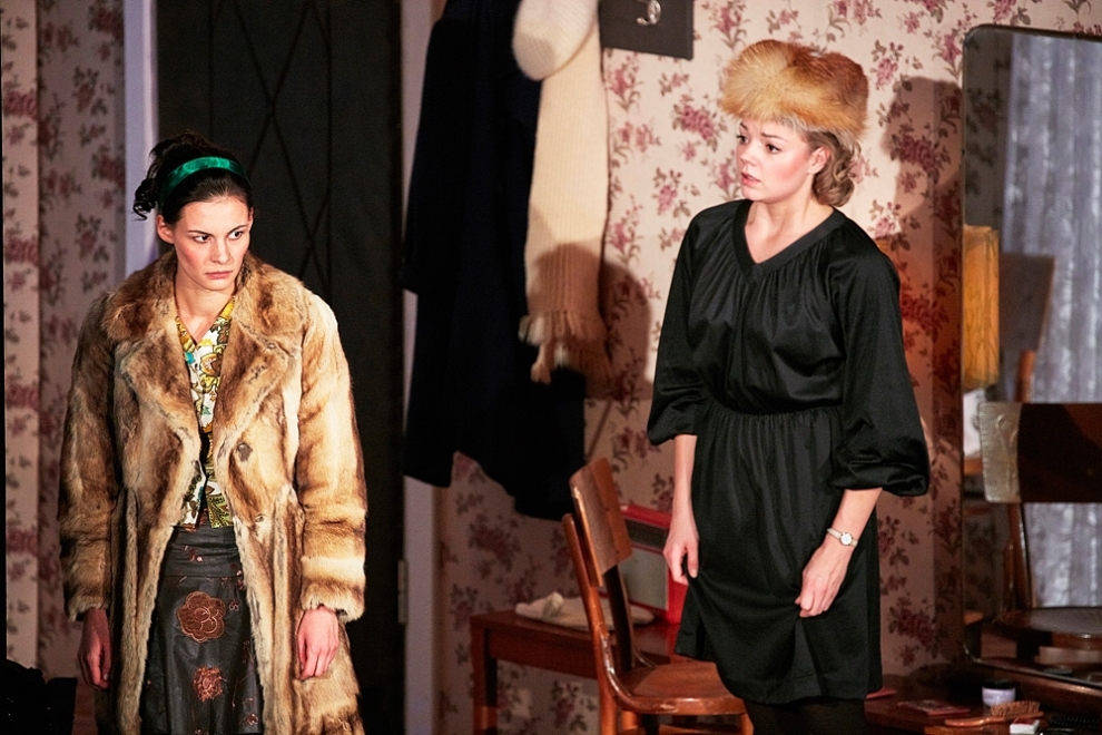 Larisa – Ieva Segliņa, Kira – Natālija Živeca // Foto – Aigars Altenbergs