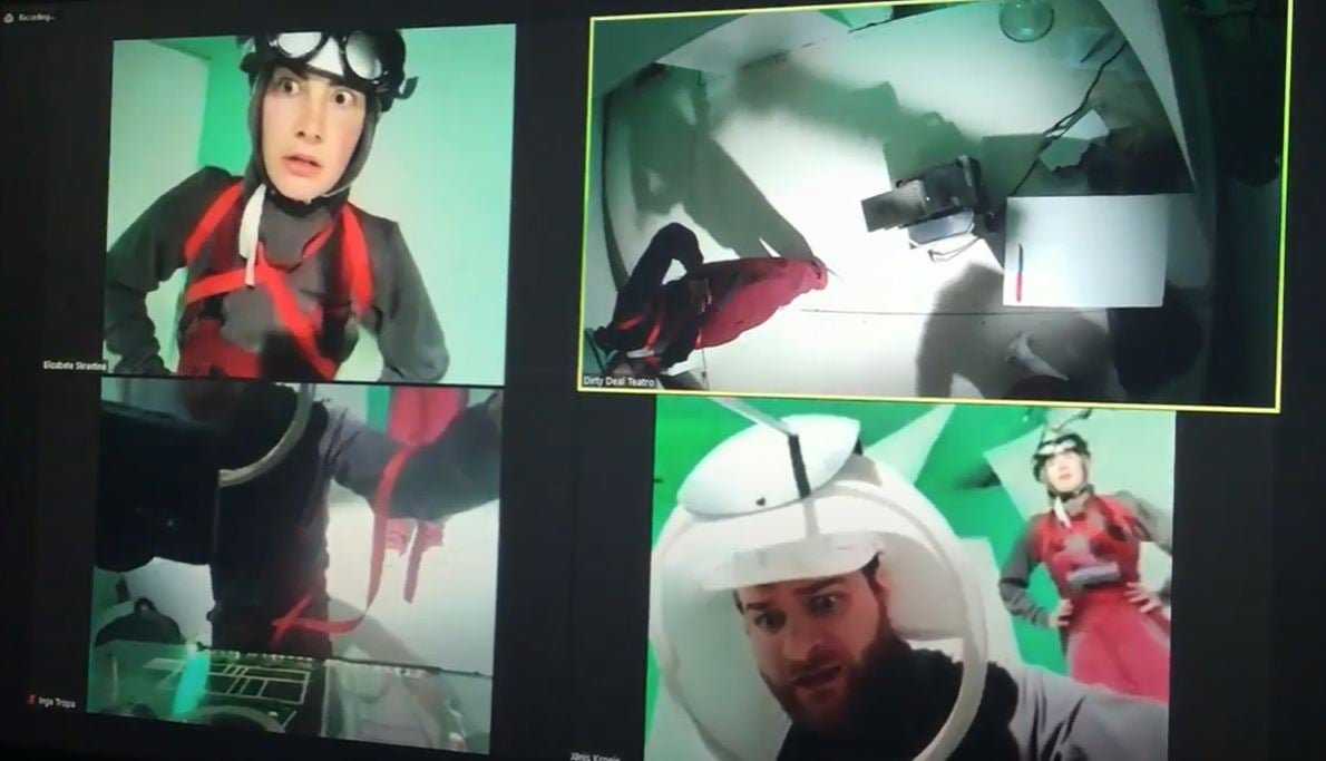 Ekrānšāviņš no izrādes 