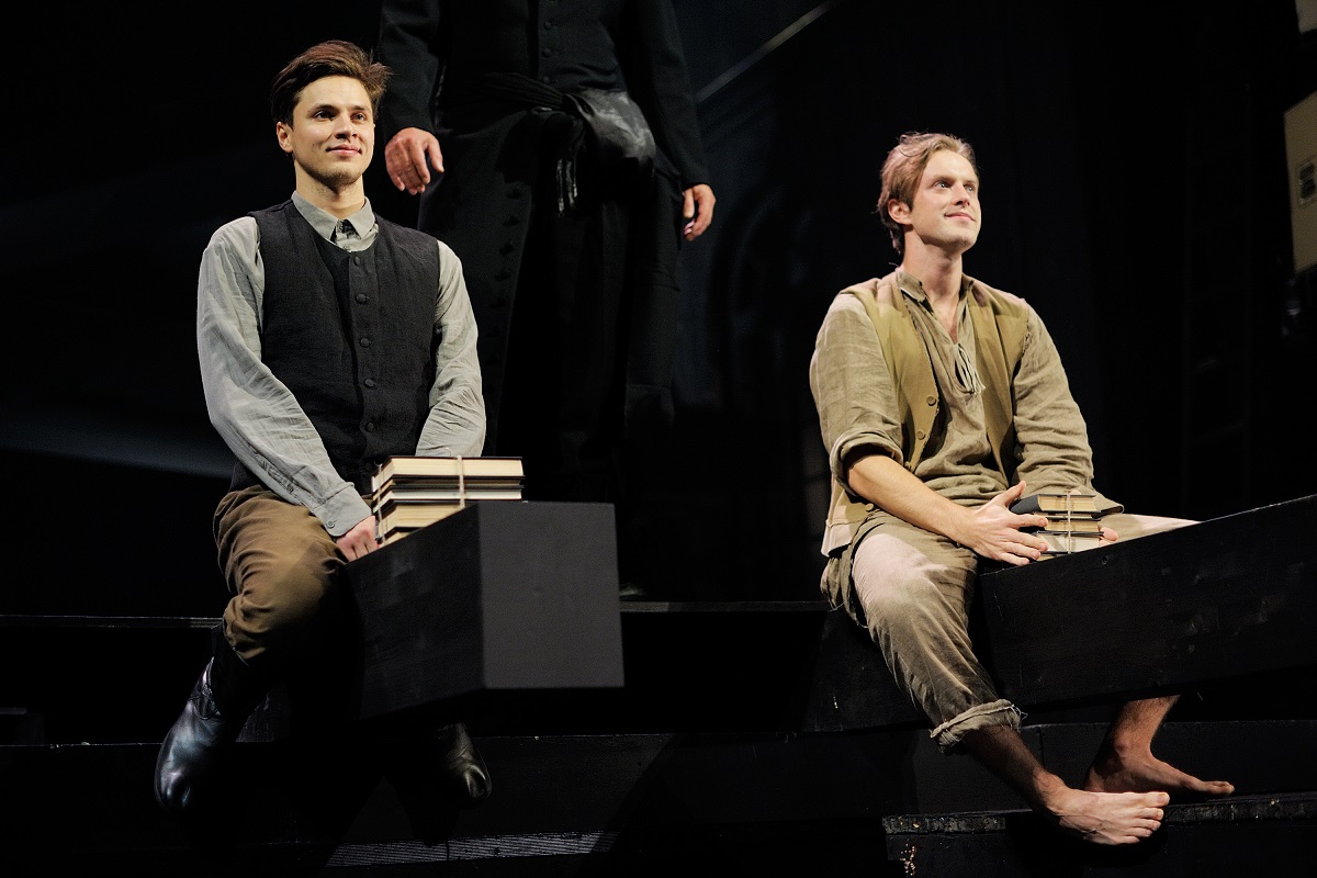 Jezups Sebalds jaunībā – Igors Šelegovskis, Francis Sebalds jaunībā – Kārlis Reijers // Foto – Margarita Germane