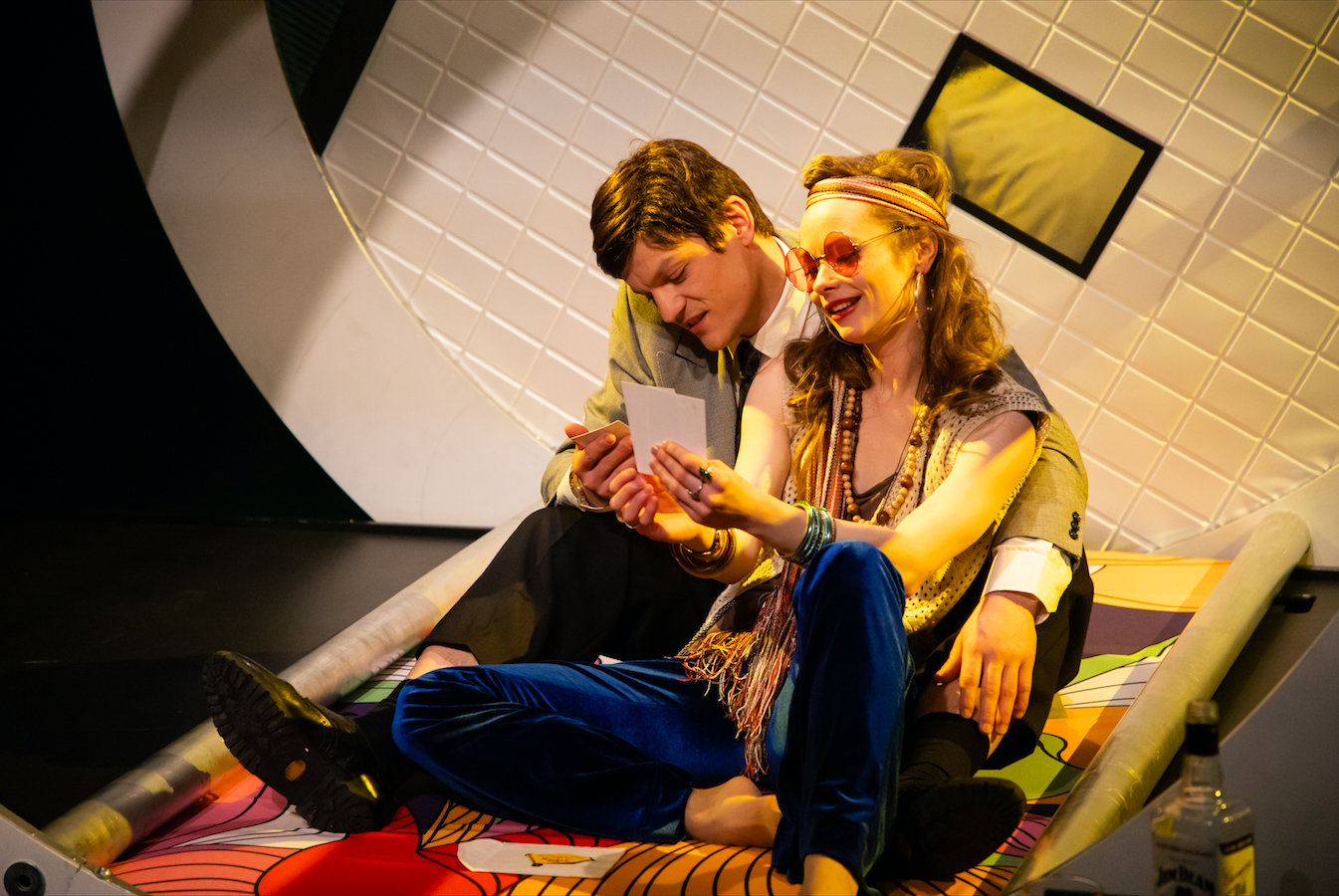 Džordžs – Kaspars Kārkliņš, Dorisa – Laura Jeruma // Foto – Justīne Grīnberga