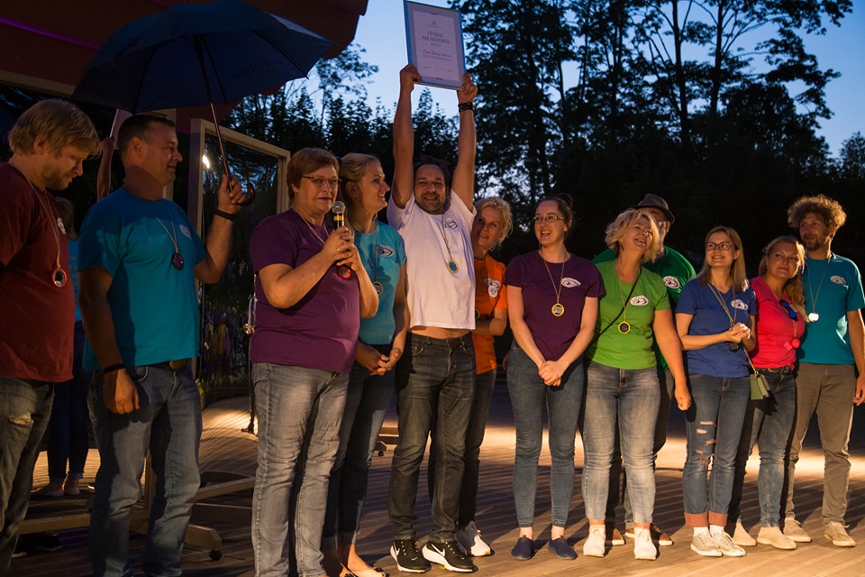 OTT kolektīvs, saņemot Līvijas Akurāteres balvu // LNKC foto