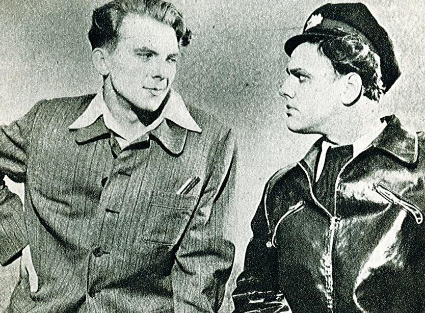 Skats no Dailes teātra izrādes „Jaunākā brāļa vasara” (1955). Eduards Pāvuls – Uģis, Gunārs Placēns – Kārlis Tērauds