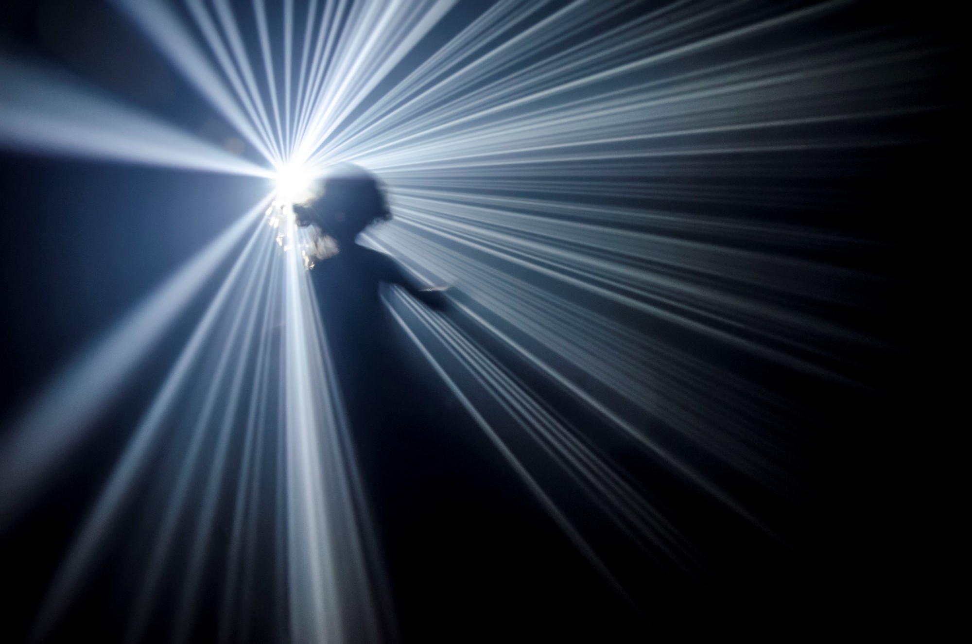 Skats no izrādes “Dziļi ir meži” (rež. Ēriks Arnals-Burtšī) // Publicitātes foto