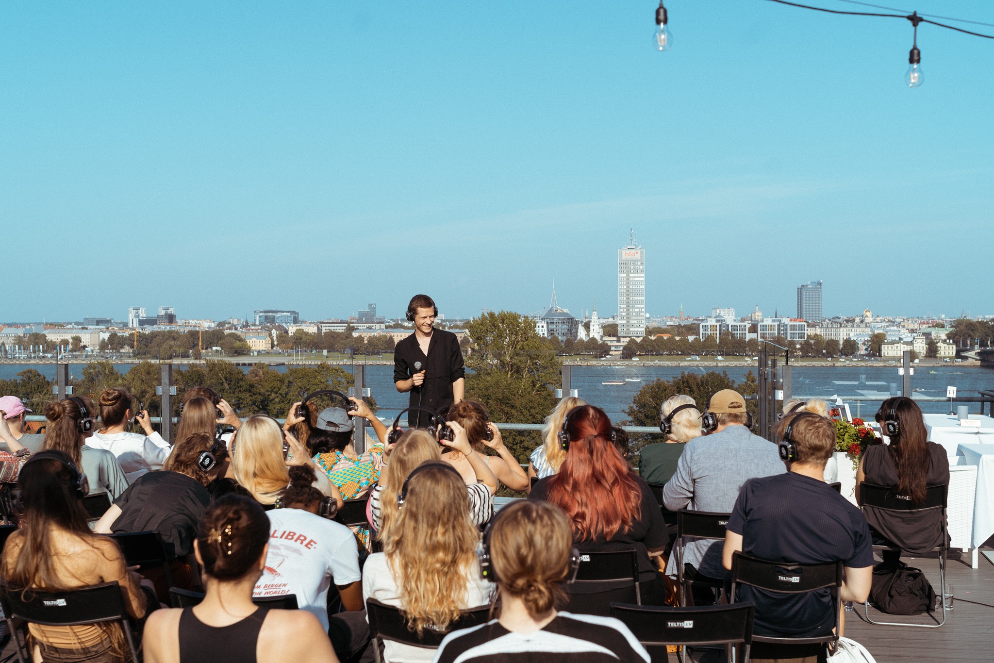 Skats no Artūra Čukura izrādes 