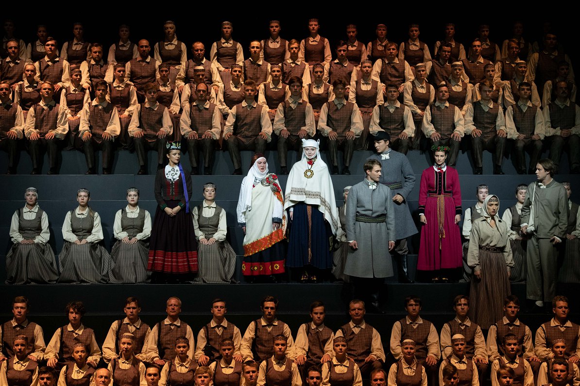 Skats no NT izrādes 