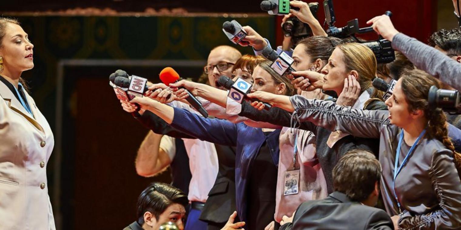 Skats no Kirila Serebreņņikova Hamburgas Valsts operā iestudētās Džezupes Verdi operas