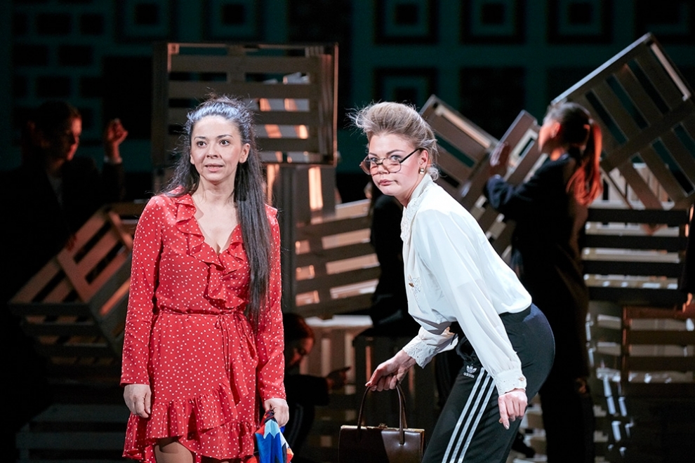 Jekaterina Frolova un Natālija Živeca izrādē 