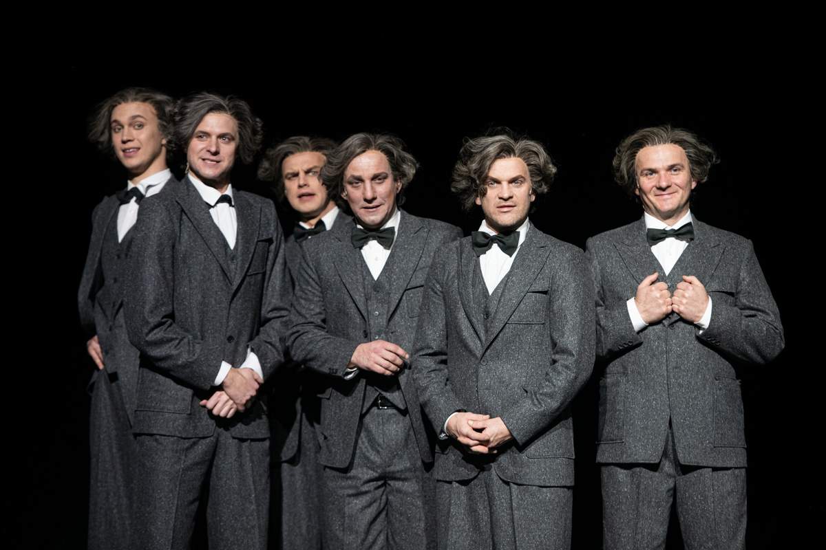 Skats no Dailes teātra izrādes 